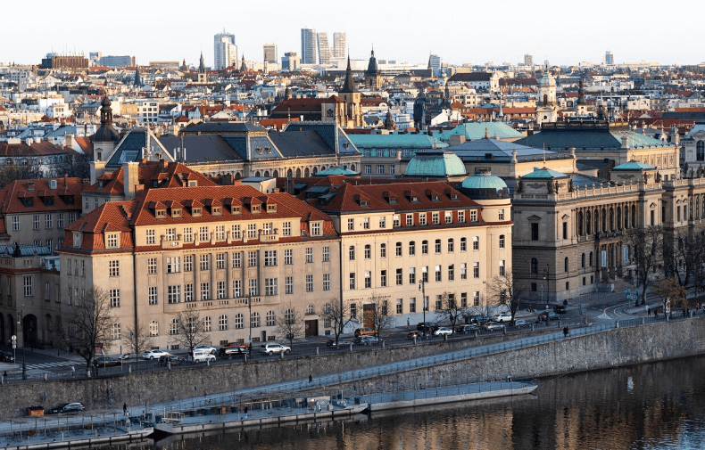 如何开发东欧客户?分享8个东欧开发客户网站